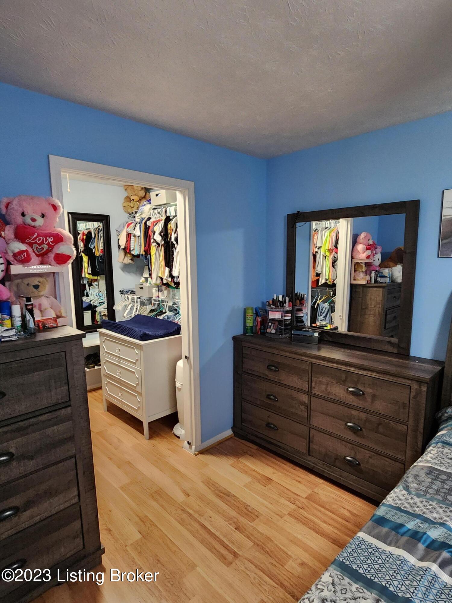 280 East Blue Jay Road Louisville, KY 40229 - Photo 17 of 30 20230505_181758