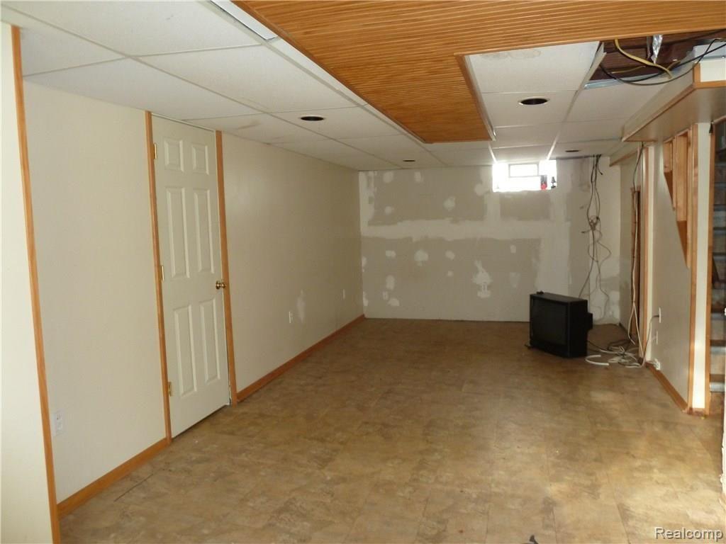22146 Virginia Eastpointe, MI 48021 - Photo 13 of 18 Base 1.JPG