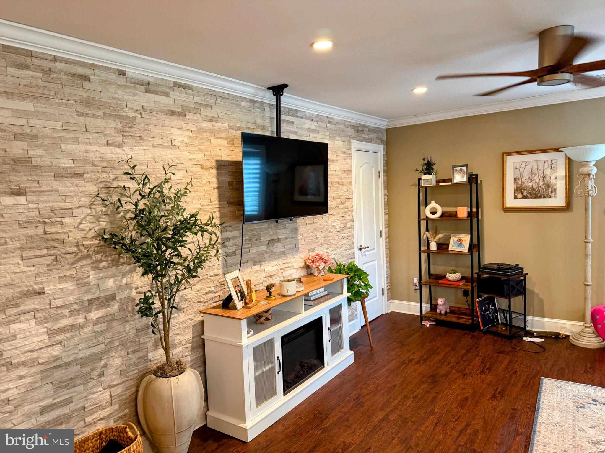 15 Kresson Road Haddonfield, NJ 08033 - Photo 4 of 12 Accent wall
