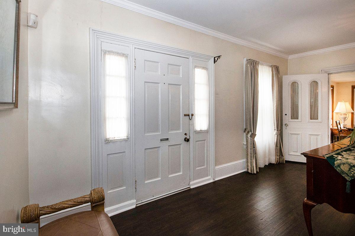 339 Central Avenue Hammonton, NJ 08037 - Photo 11 of 56 Foyer: Laminate Flooring, Upgraded Doorway