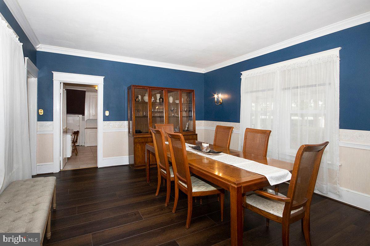 339 Central Avenue Hammonton, NJ 08037 - Photo 16 of 56 Dining Room: Upgraded Flooring, Finished Woodwork