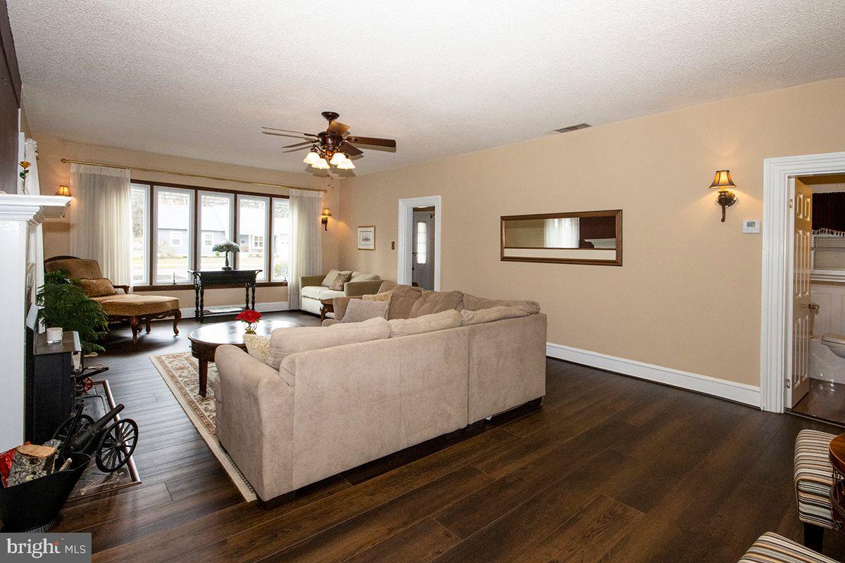 339 Central Avenue Hammonton, NJ 08037 - Photo 19 of 56 Living Room: Laminate Flooring
