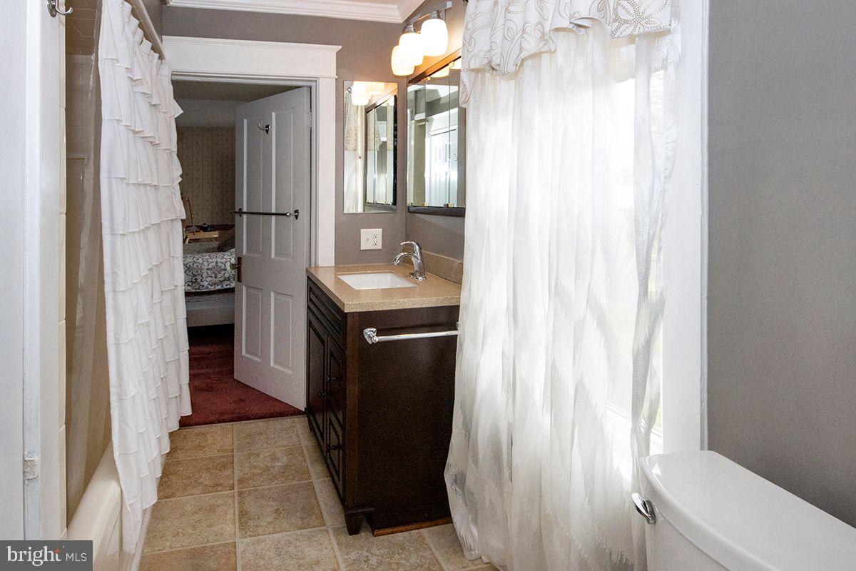 339 Central Avenue Hammonton, NJ 08037 - Photo 32 of 56 Bathroom #1 Jack and Jill entrance