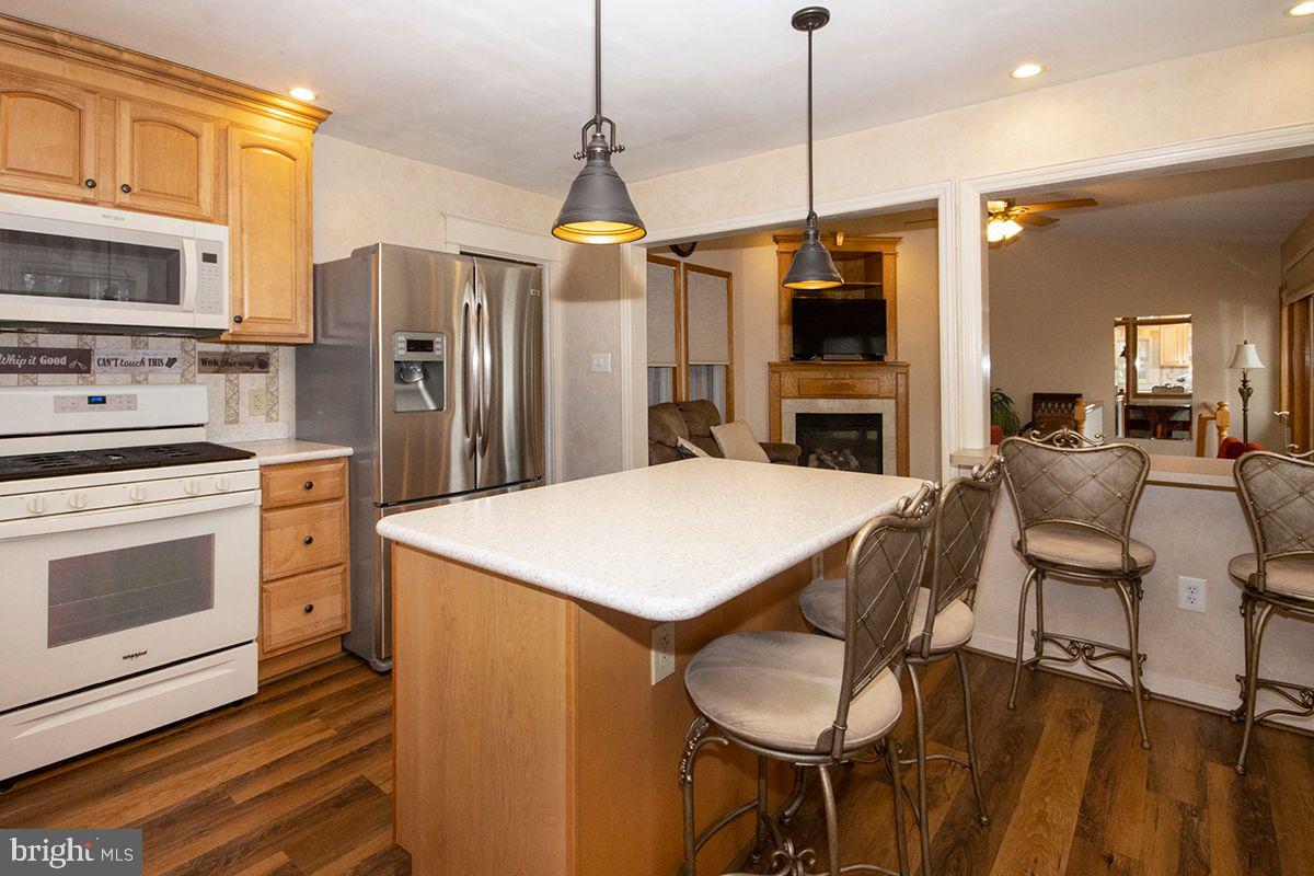 339 Central Avenue Hammonton, NJ 08037 - Photo 7 of 56 Kitchen: Pendant Lighting