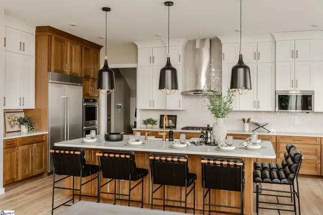 $899,900 | 40 Nivie Lane, Simpsonville, SC 29681