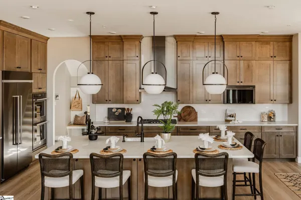 $899,900 | 40 Nivie Lane, Simpsonville, SC 29681