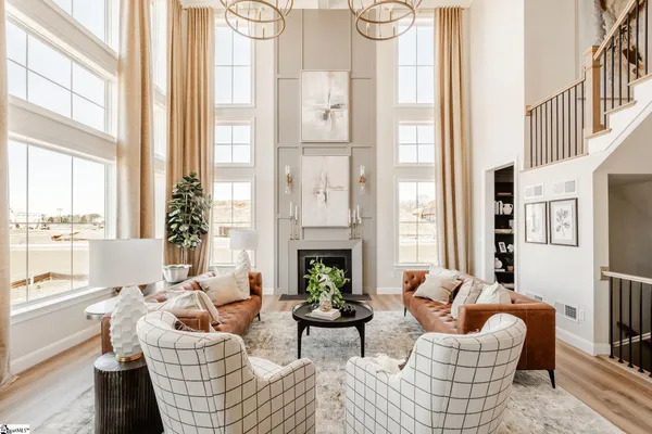 $899,900 | 40 Nivie Lane, Simpsonville, SC 29681