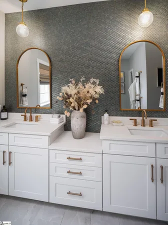 $899,900 | 40 Nivie Lane, Simpsonville, SC 29681