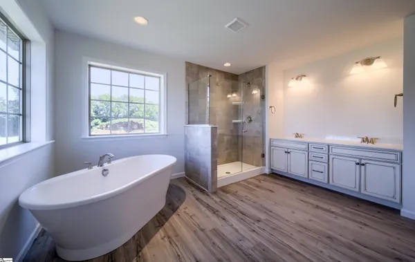 $899,900 | 40 Nivie Lane, Simpsonville, SC 29681