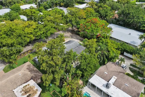 $1,295,000 | 18641 Northeast 21st Avenue, Miami, FL 33179