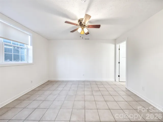 $625,000 | 2388 Hebron Road, Hendersonville, NC 28739