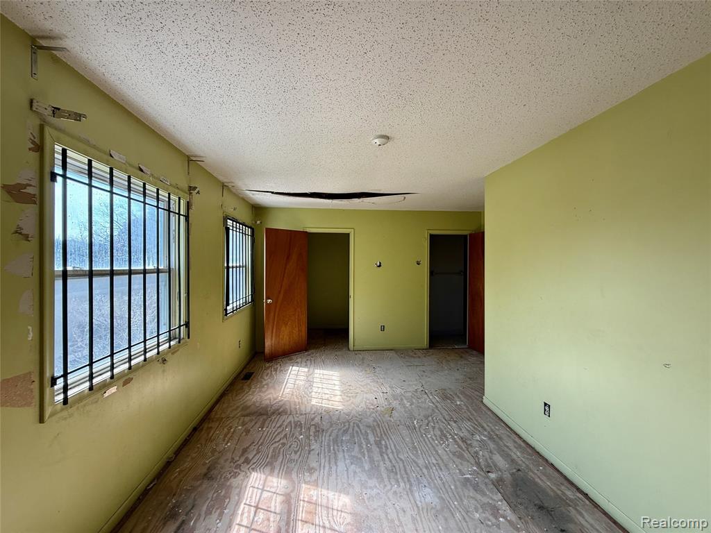 1015 West Carpenter Road Flint, MI 48505 - Photo 15 of 17 Gallery Image 15