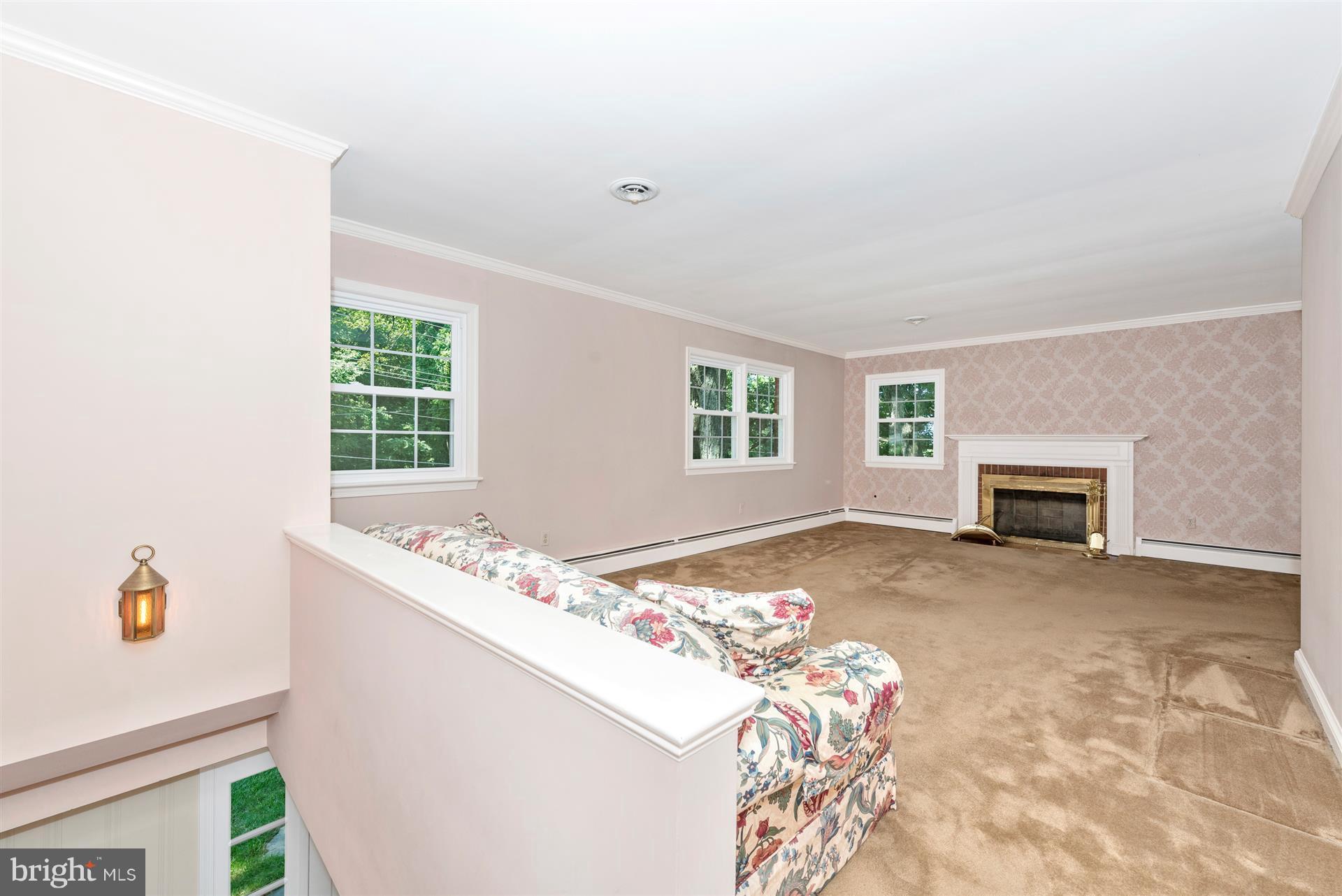 13601 Lewisdale Road Clarksburg, MD 20871 - Photo 14 of 30 Living Room