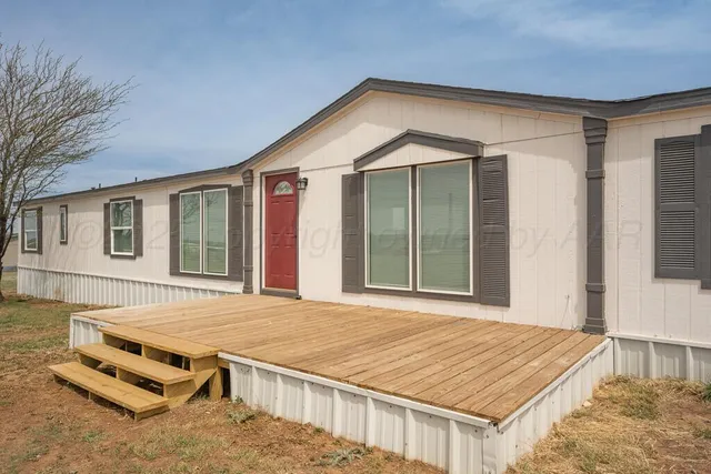 a view of backyard of house
