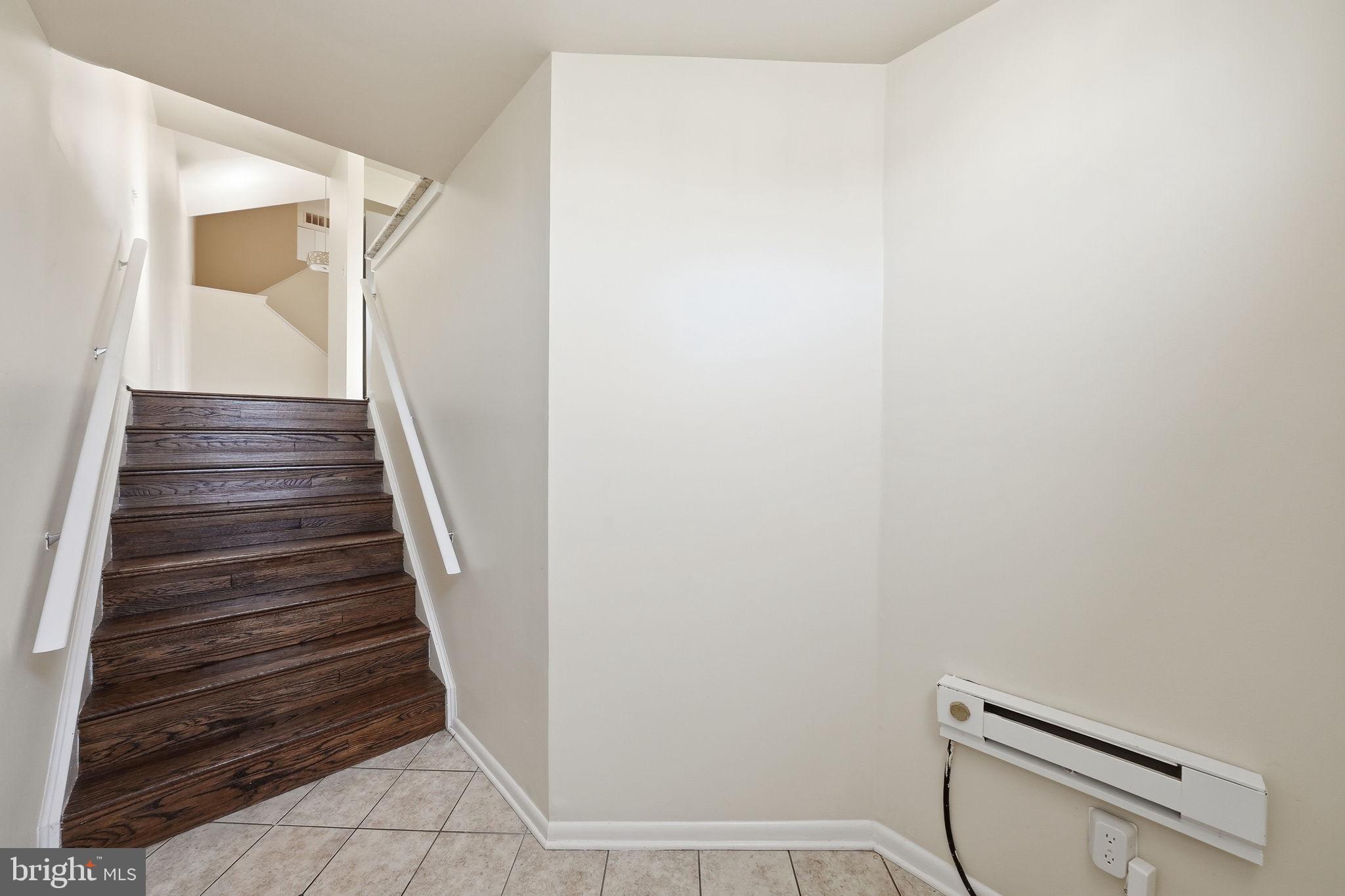 1003 Spring Valley Court Fort Washington, MD 20744 - Photo 15 of 25 a view of entryway