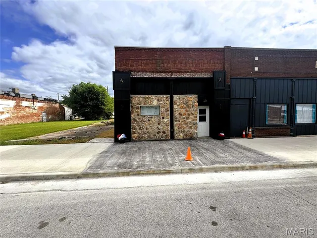 $89,000 | 423 State Street, La Belle, MO 63447