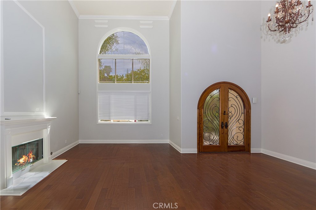 5217 Etiwanda Avenue Tarzana, CA 91356 - Photo 2 of 11