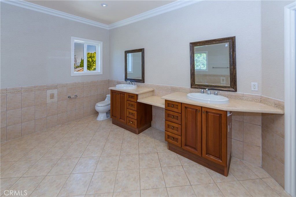 5217 Etiwanda Avenue Tarzana, CA 91356 - Photo 8 of 11