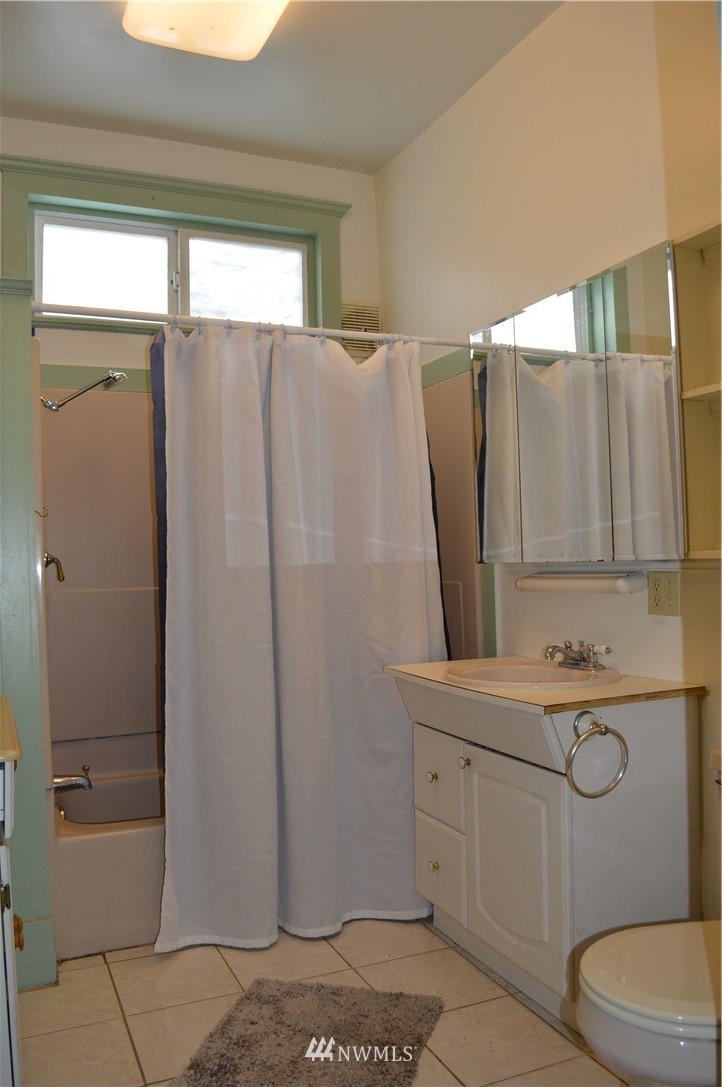 858 Fowler Street Raymond, WA 98577 - Photo 11 of 20 Gallery Image 11