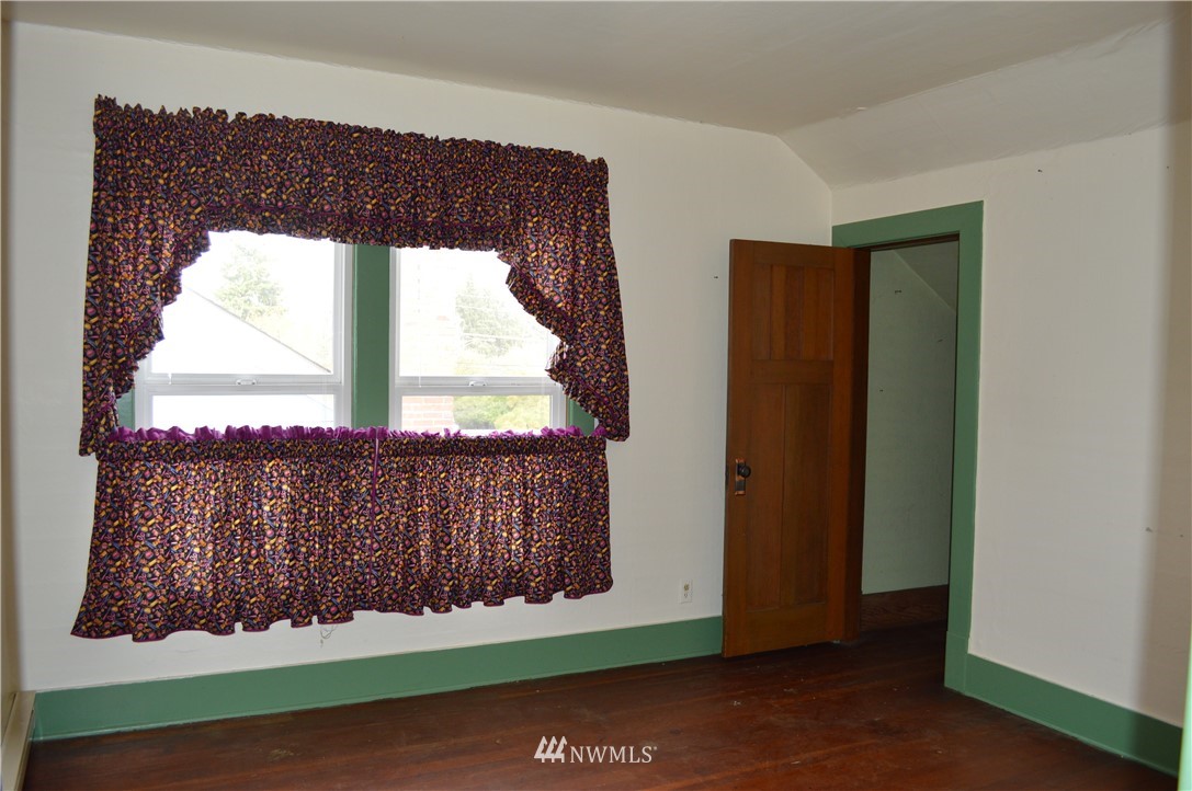 858 Fowler Street Raymond, WA 98577 - Photo 17 of 20 Gallery Image 17