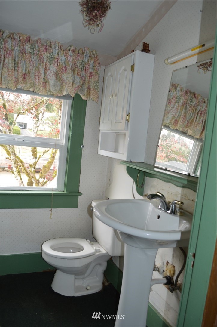 858 Fowler Street Raymond, WA 98577 - Photo 18 of 20 Gallery Image 18
