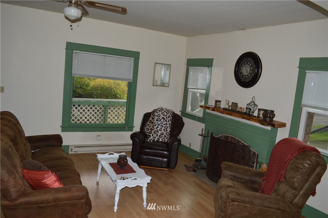 858 Fowler Street Raymond, WA 98577 - Photo 6 of 20 Gallery Image 6