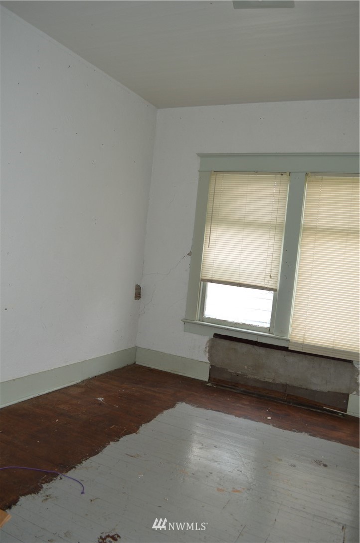 858 Fowler Street Raymond, WA 98577 - Photo 10 of 20 Gallery Image 10