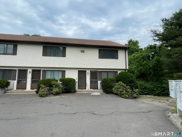 $1,800 | 388 South Main Street, Unit 18, Seymour, CT 06483