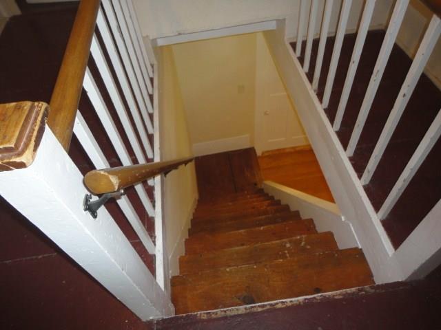 604 Bog Road Vassalboro, ME 04989 - Photo 10 of 25 2ND FLOOR STAIRWAY