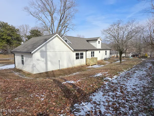 $460,000 | 216 Lafayette Street, Oneida, TN 37841