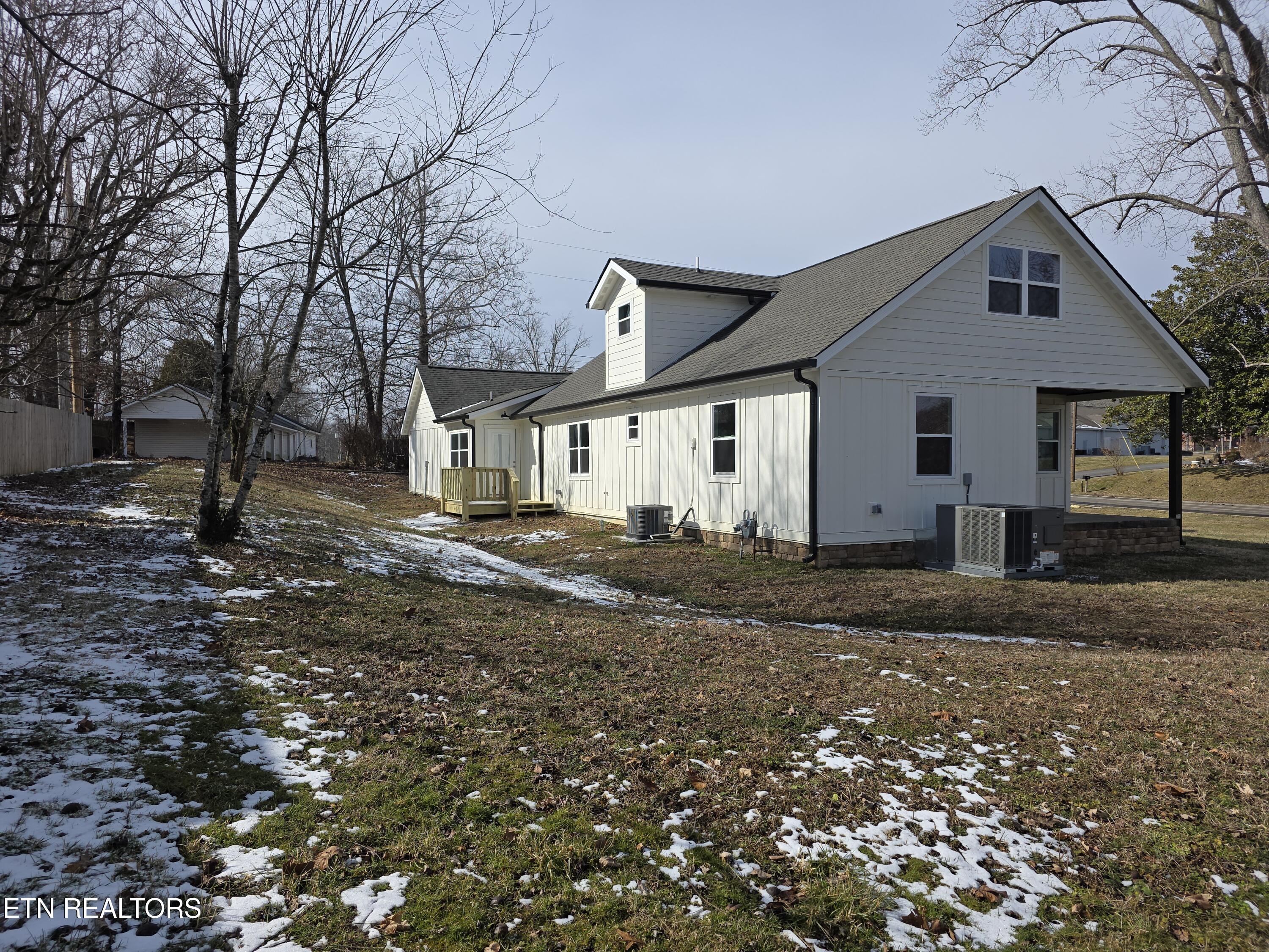216 Lafayette Street Oneida, TN 37841 - Photo 12 of 43 20260205_141340