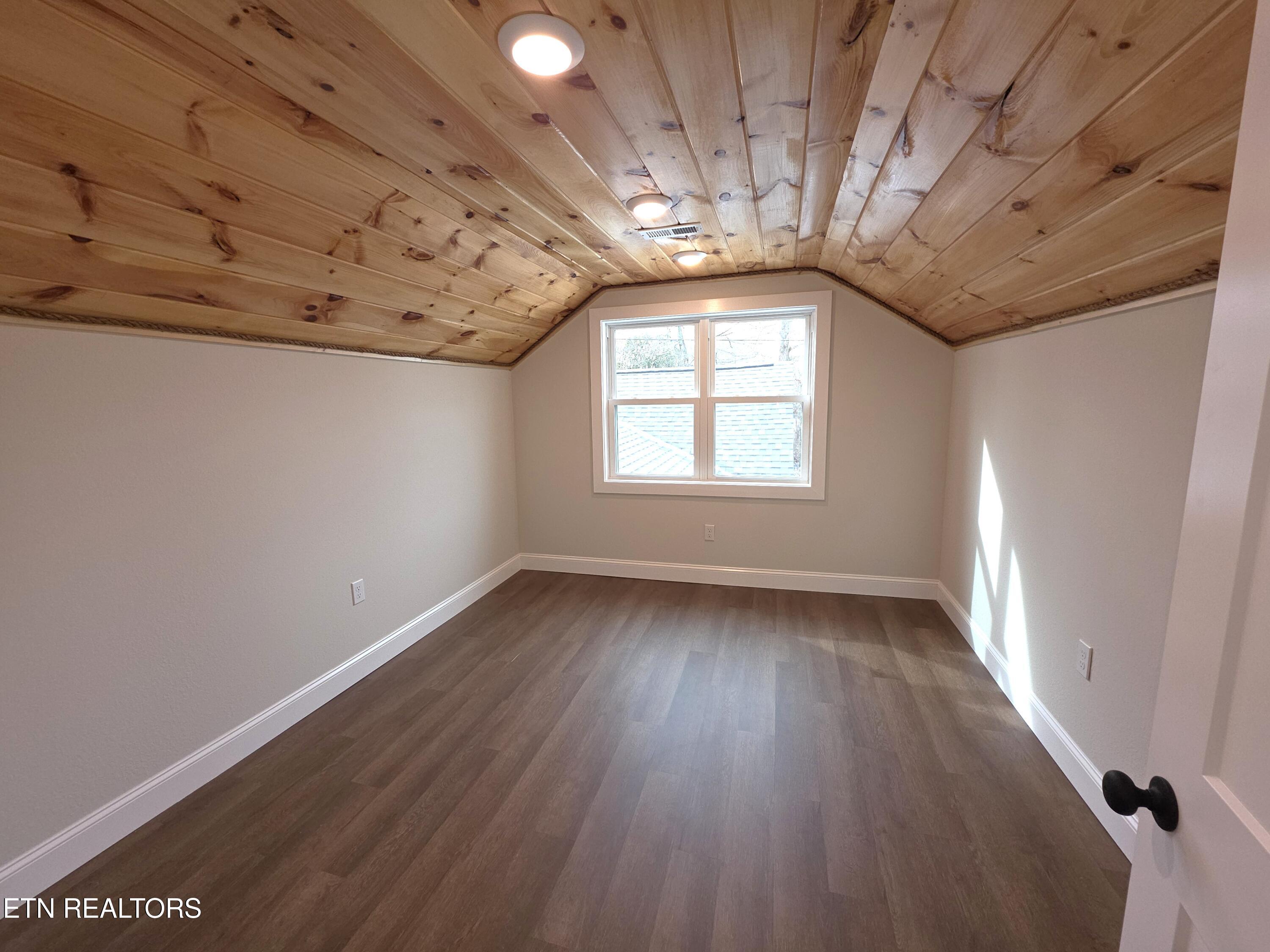 216 Lafayette Street Oneida, TN 37841 - Photo 26 of 33 20260205_145104