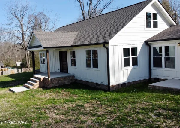 $460,000 | 216 Lafayette Street, Oneida, TN 37841