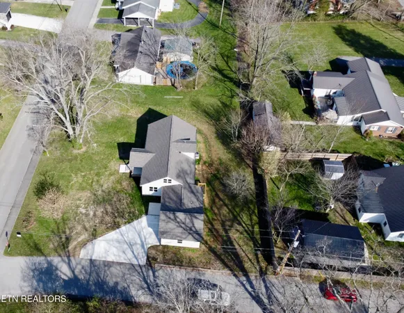 $460,000 | 216 Lafayette Street, Oneida, TN 37841