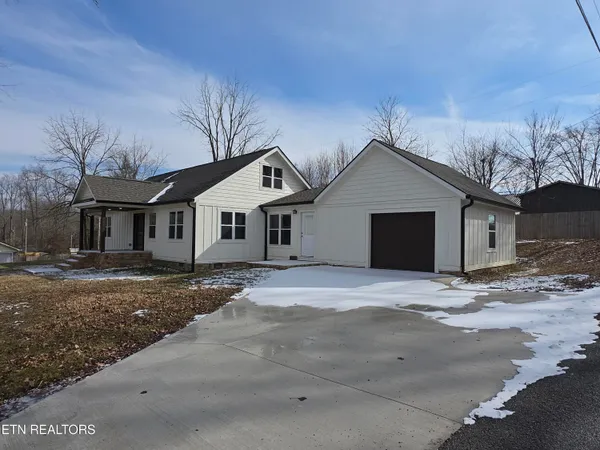 $460,000 | 216 Lafayette Street, Oneida, TN 37841