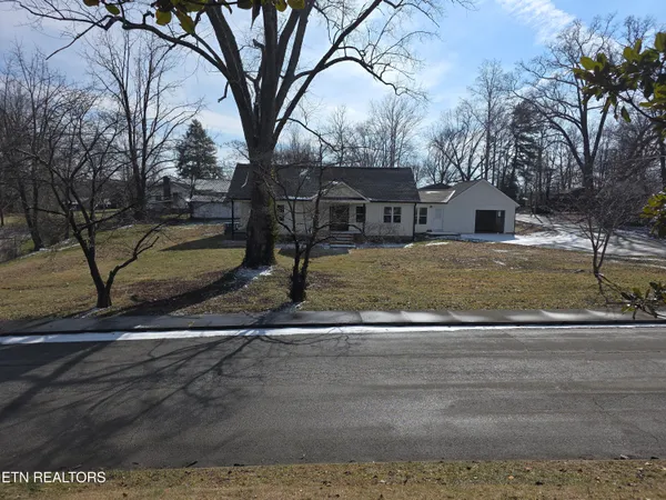 $460,000 | 216 Lafayette Street, Oneida, TN 37841