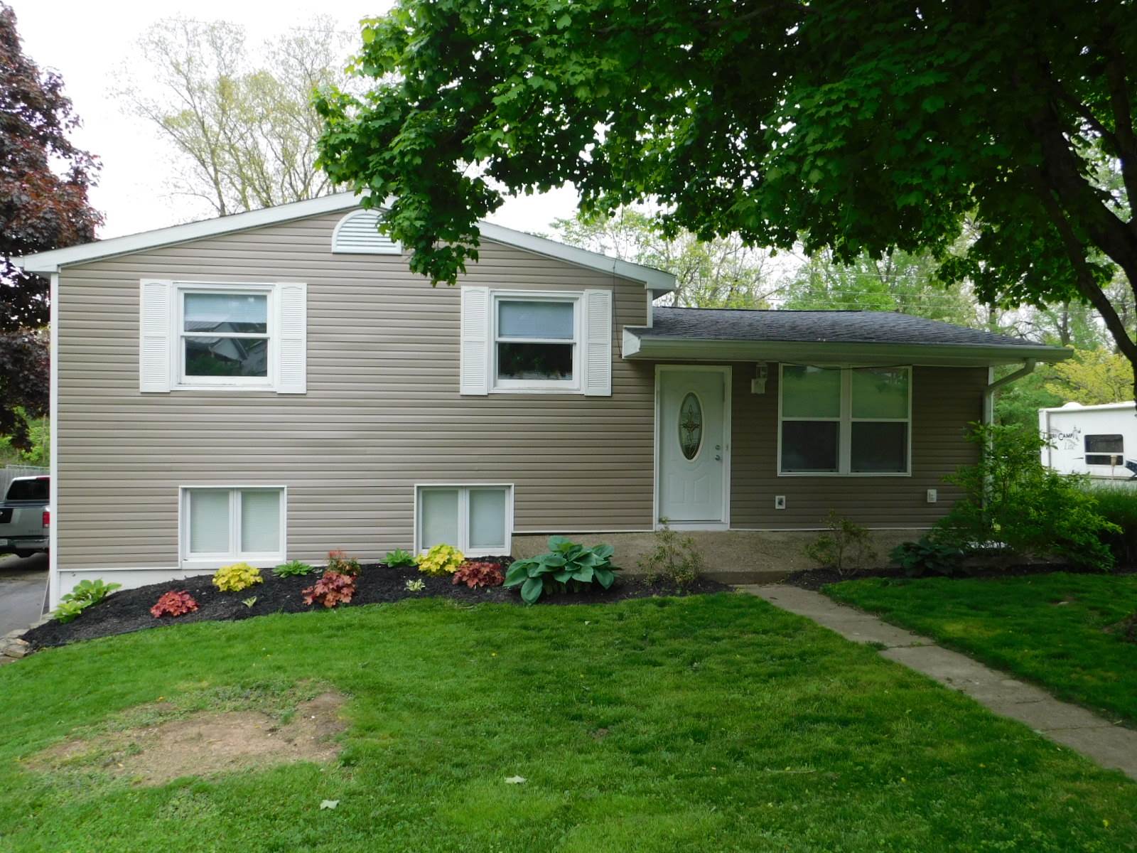 1218 North Logan Road Bloomington, IN 47404 - Photo 2 of 20 Gallery Image 2