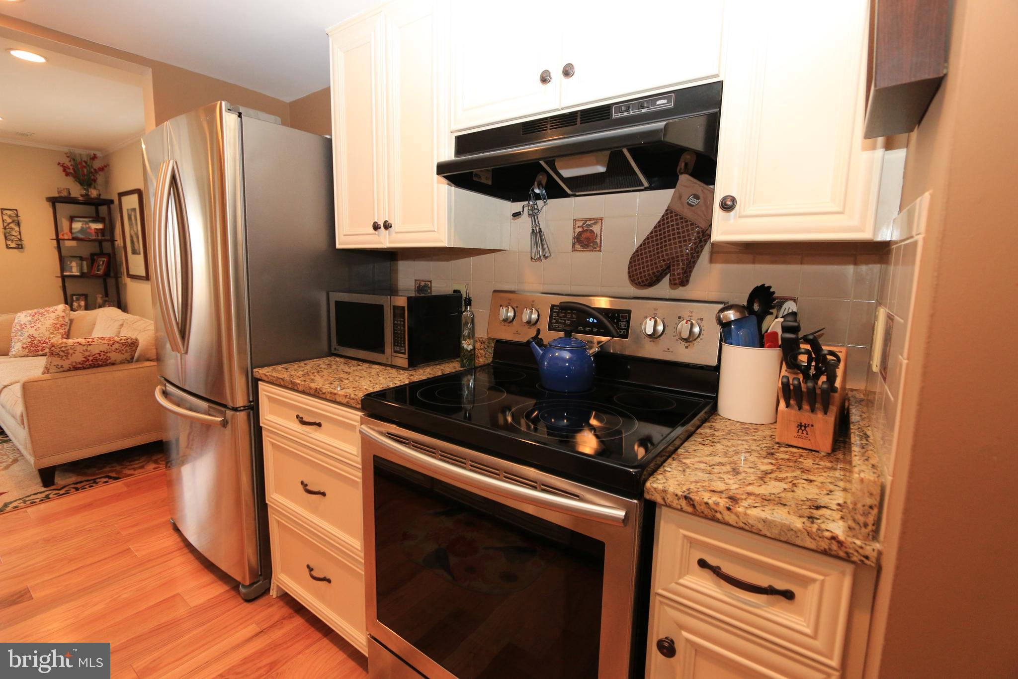 1535 Poplar Grove Drive Reston, VA 20194 - Photo 11 of 30 Updated Stainless Appliances