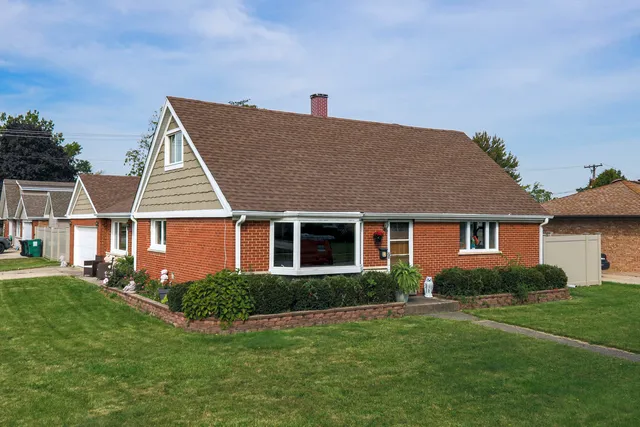 front view of house with a yard