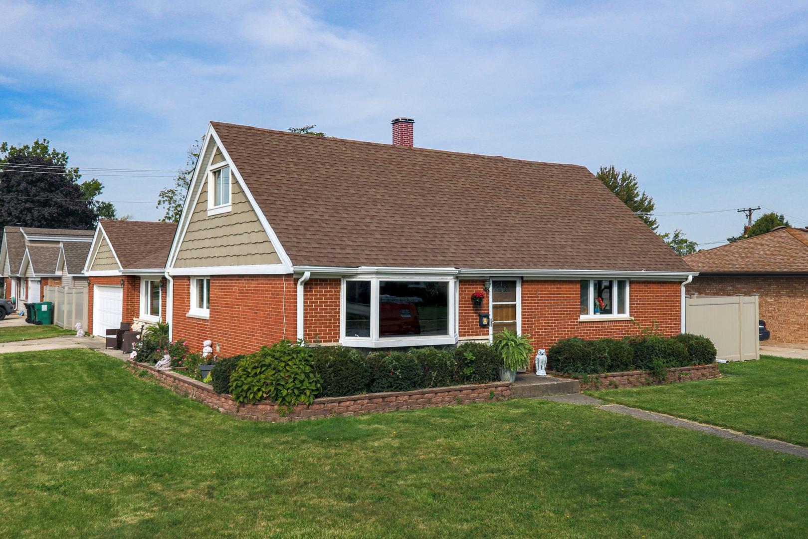 9236 Pembroke Lane Bridgeview, IL 60455 - Photo 3 of 40 front view of house with a yard