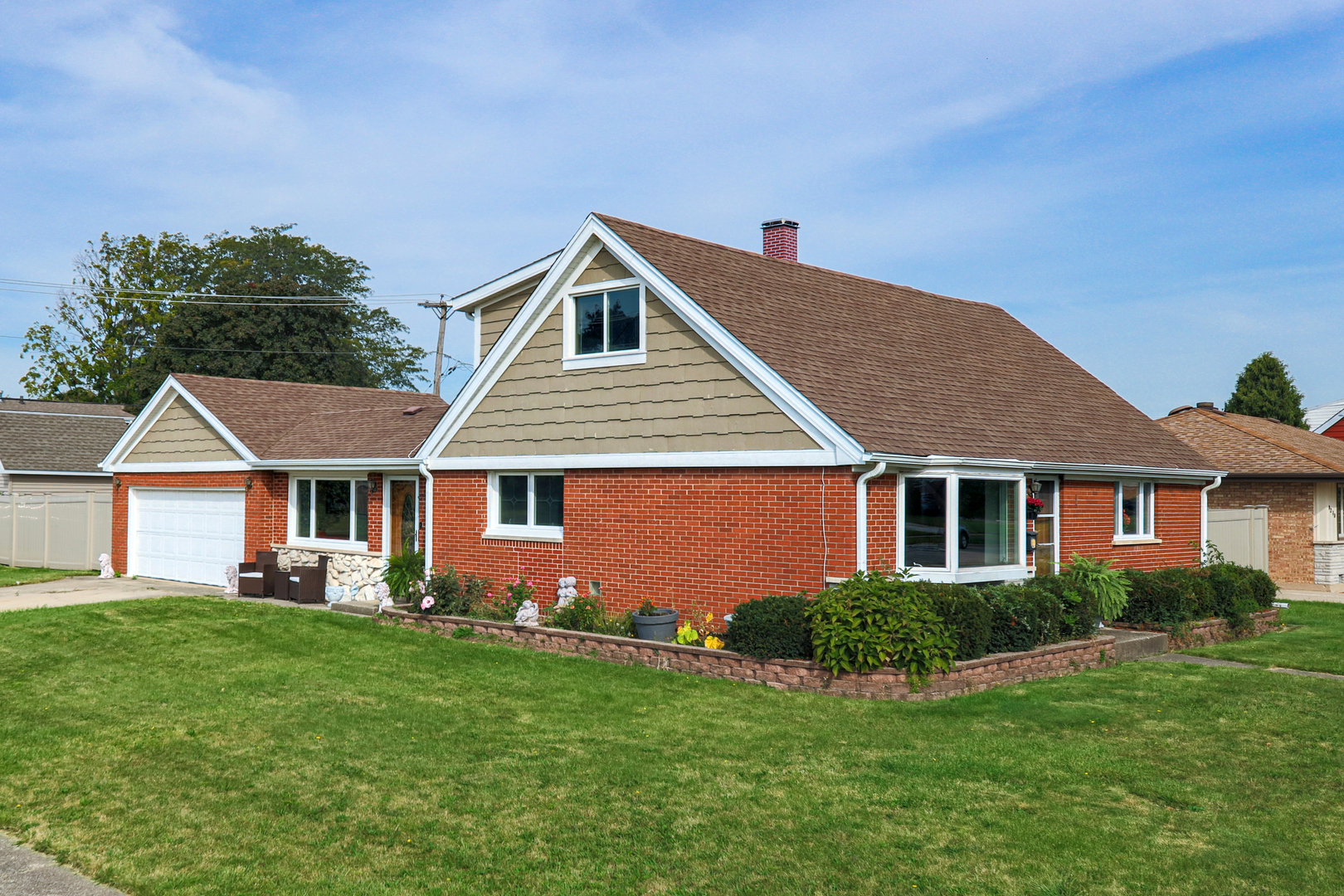 9236 Pembroke Lane Bridgeview, IL 60455 - Photo 6 of 40 a front view of house with yard and green space