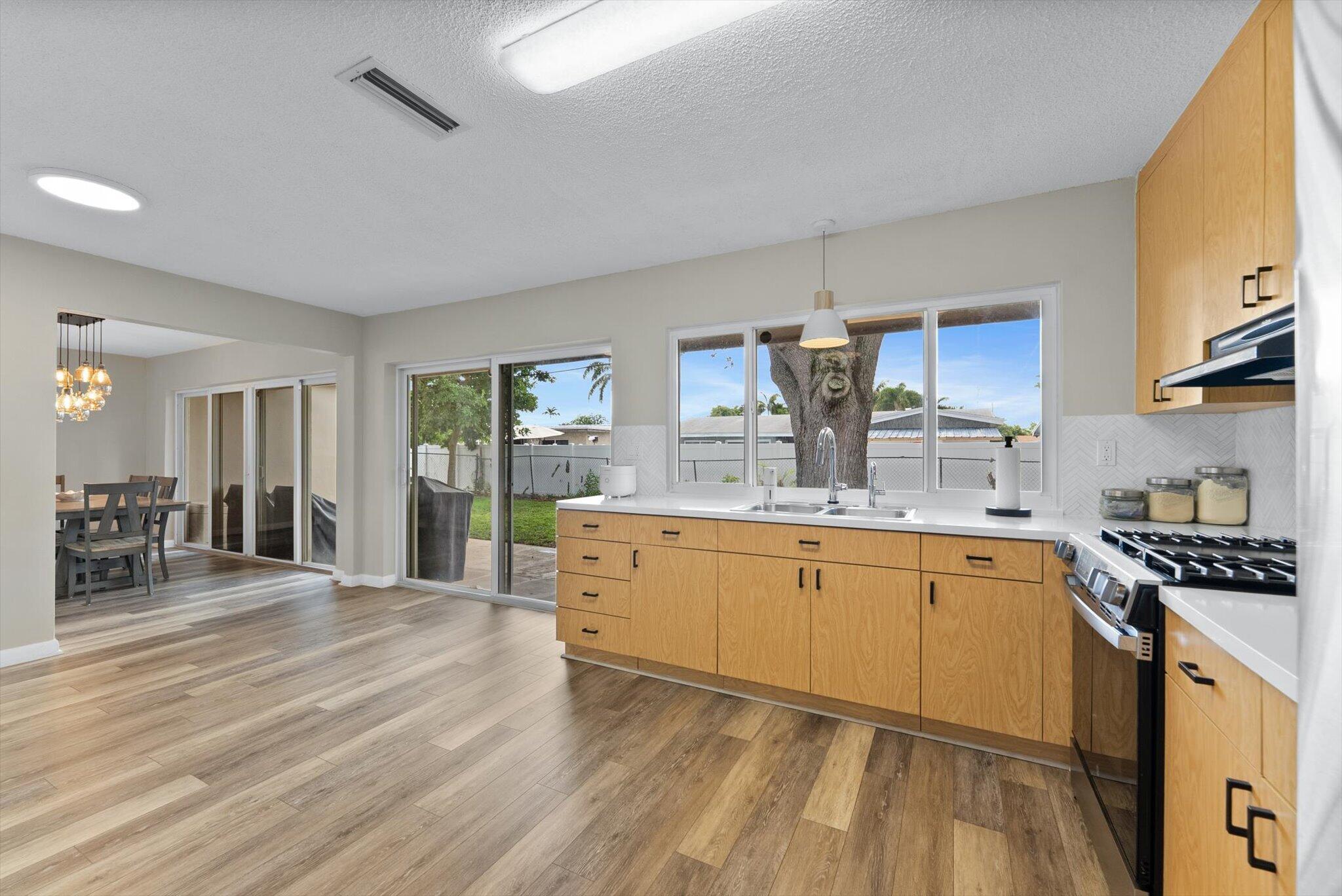 6744 Southwest 34th Court Miramar, FL 33023 - Photo 13 of 36 13-13