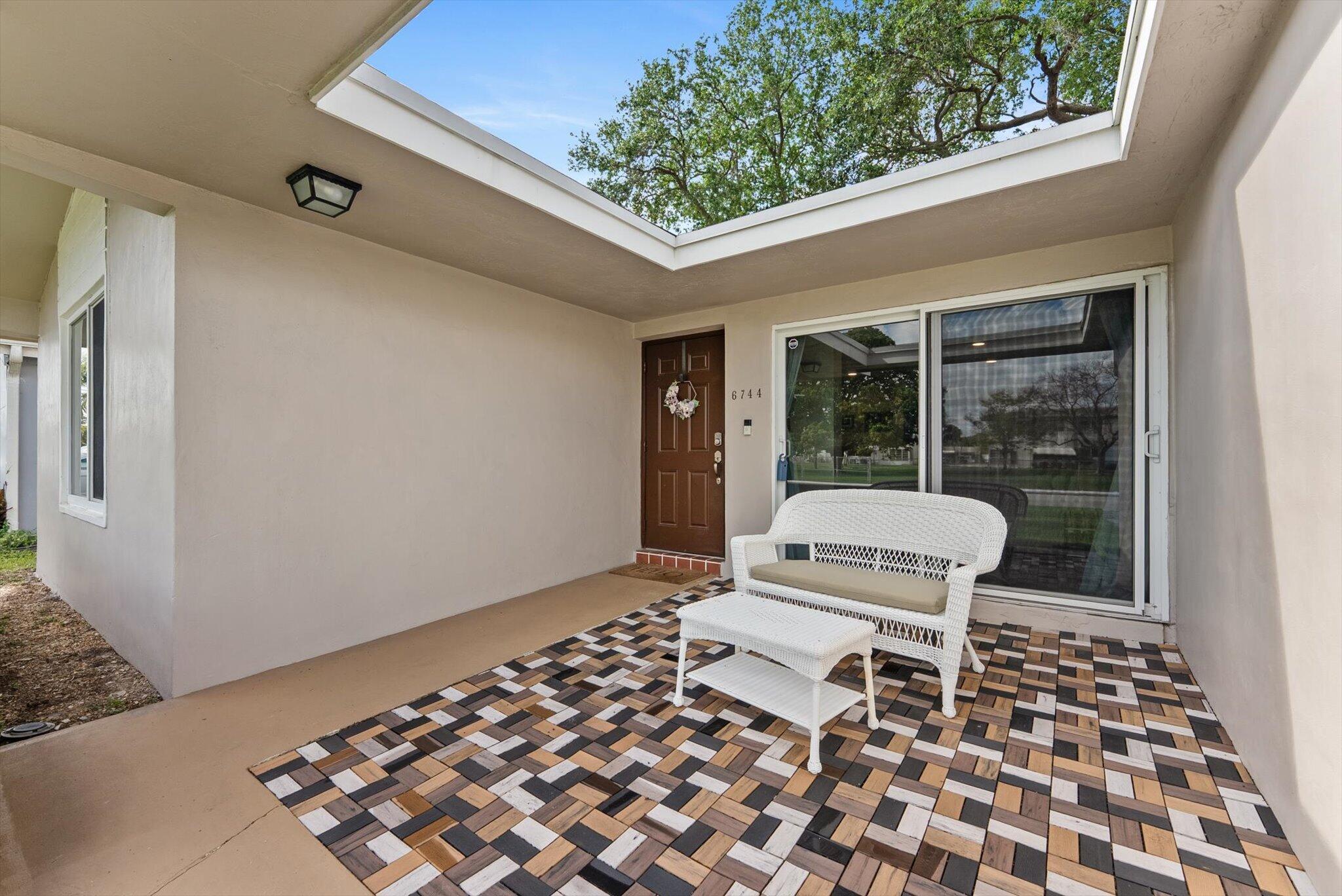 6744 Southwest 34th Court Miramar, FL 33023 - Photo 4 of 36 04-4