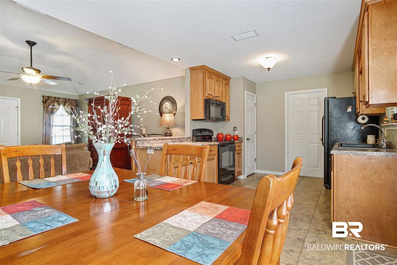 257 Carnation Street Mobile, AL 36609 - Photo 4 of 33