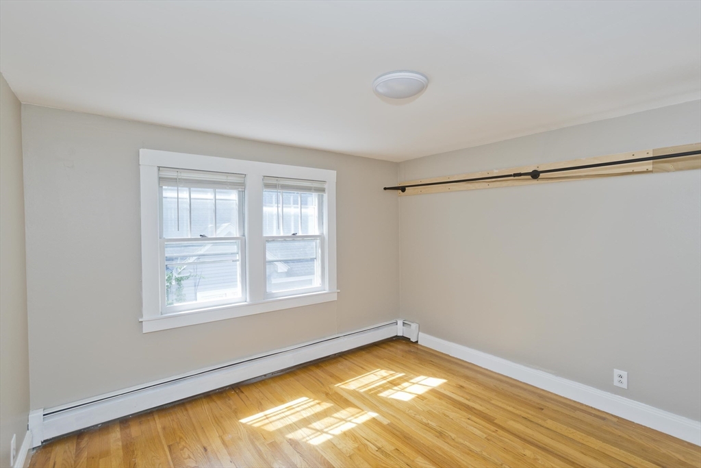 121 Dorset Street Springfield, MA 01108 - Photo 22 of 40