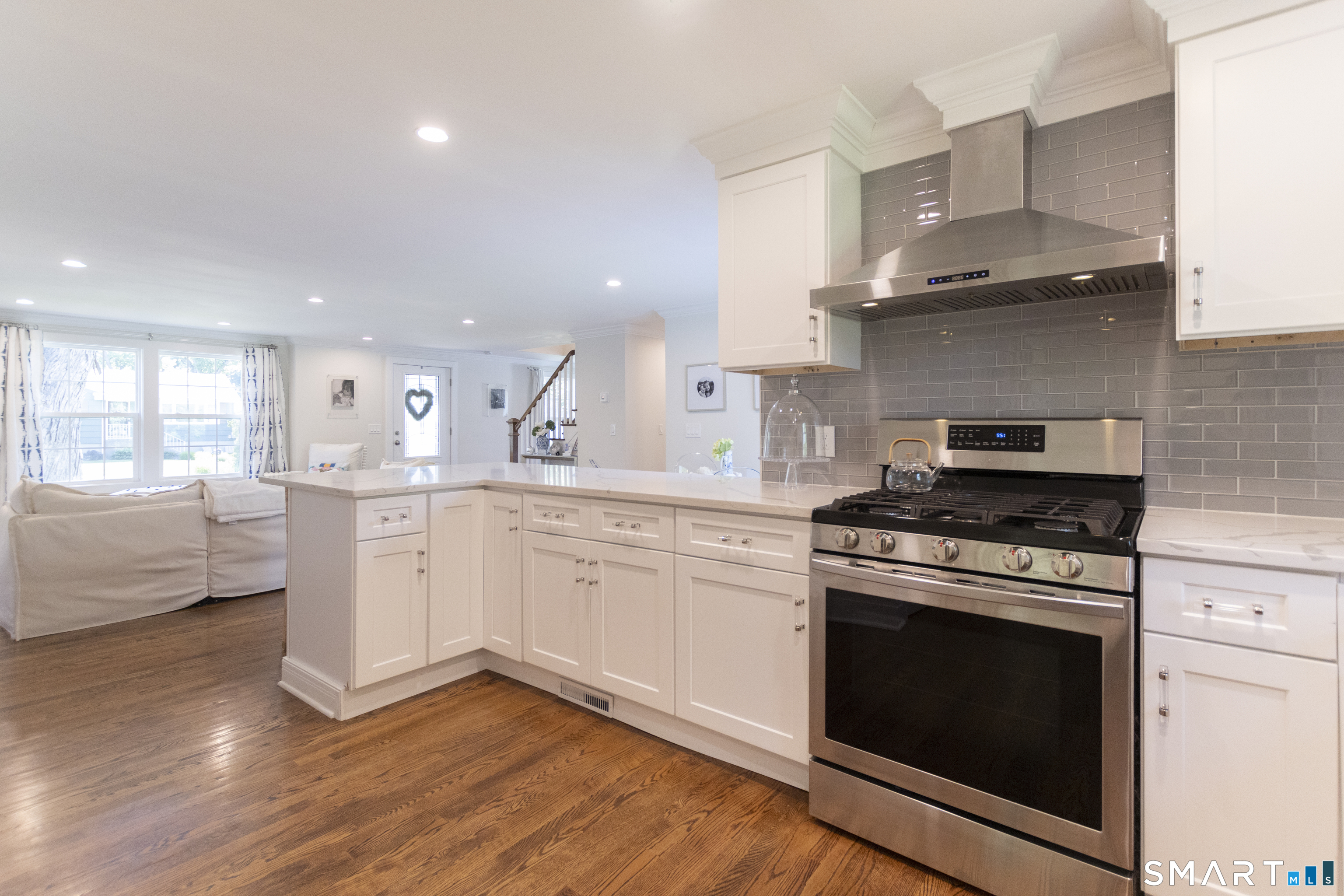 34 Robinwood Road Trumbull, CT 06611 - Photo 7 of 39