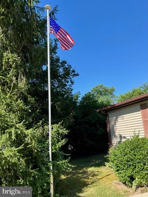 17272 Ridge Line Drive Lewes, DE 19958 - Photo 4 of 24 Flag pole already for you.
