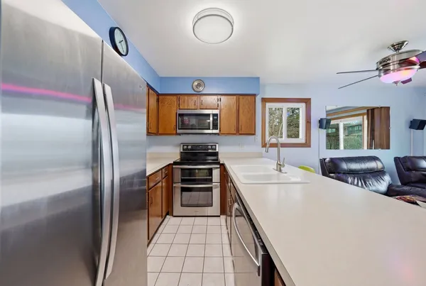 $590,000 | 659 Terry Court, Roselle, IL 60172