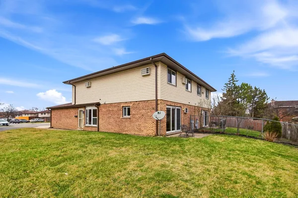$590,000 | 659 Terry Court, Roselle, IL 60172
