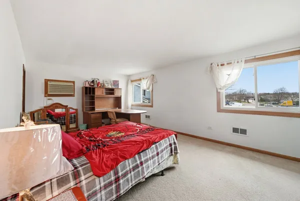 $590,000 | 659 Terry Court, Roselle, IL 60172